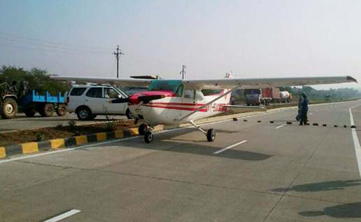 plane-in highway-01